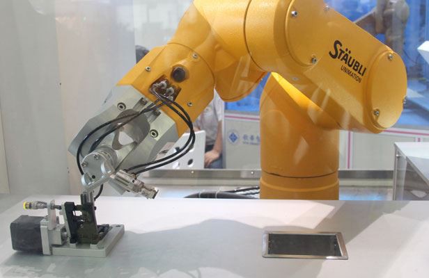 IJs en vuur, industriële robots groeien snel en het handelstekort is duidelijk